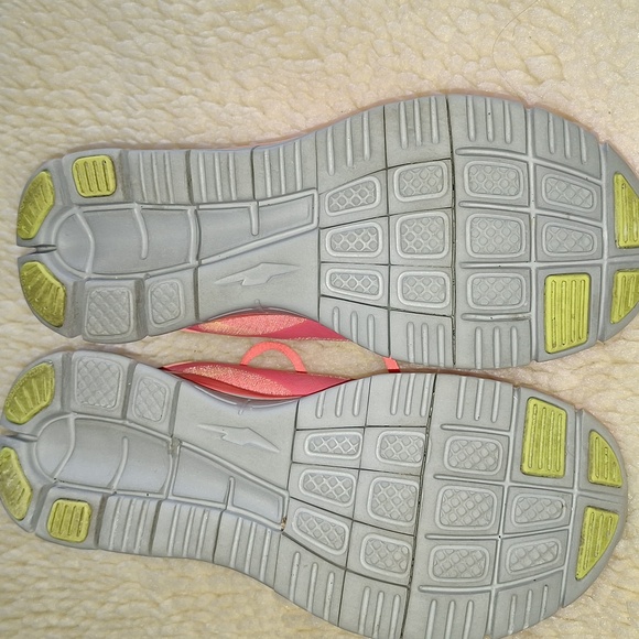 Pink/Salmon Used๐ฃ AVIA Memory Foam Fashion Sneakers Used Flex Sole Color change - Picture 13 of 13